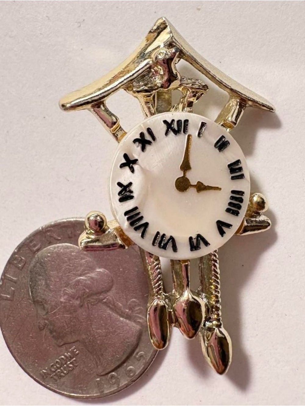 Vintage gold tone 1950s cuckoo Clock with MOP Face Brooch - Picture 2 of 4